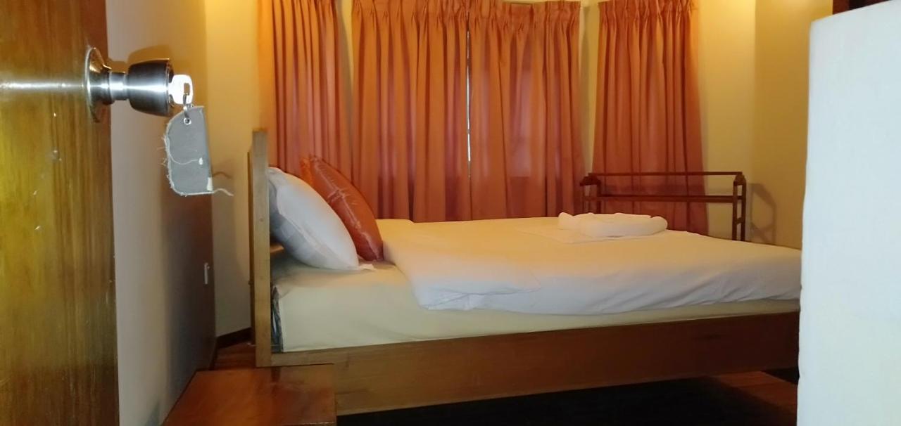 Samri Holiday Bunglow Нувара-Элия Экстерьер фото